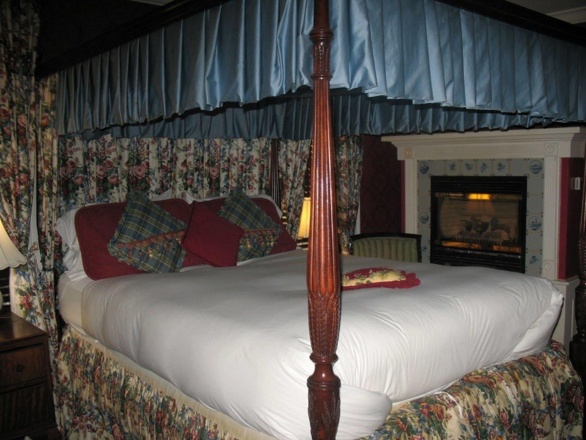 A House 4*